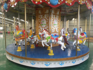 Amusement park carousel horse rides (1)