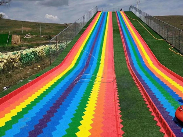The reasons that rainbow slide are suitable for children